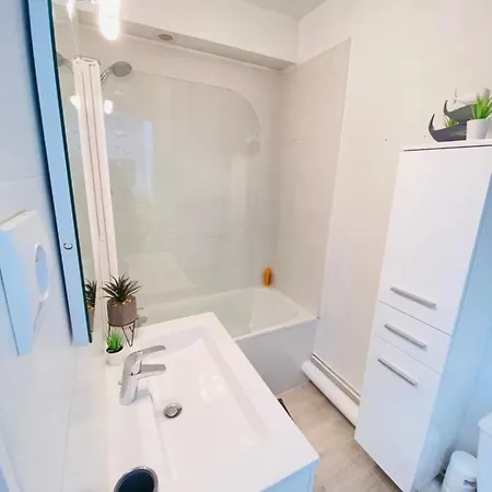 Apartamento 42 M Bright And Ornate In